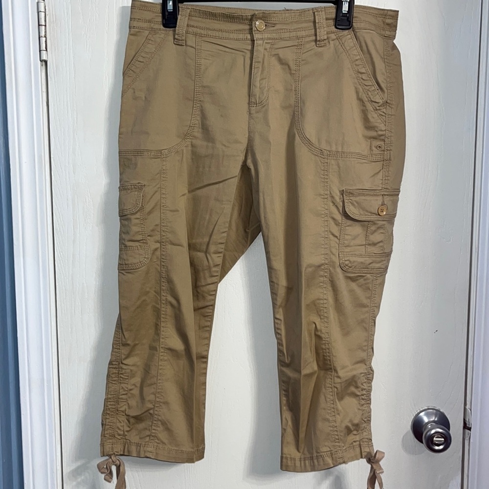 Faded Glory Tan Cargo pants Great condition